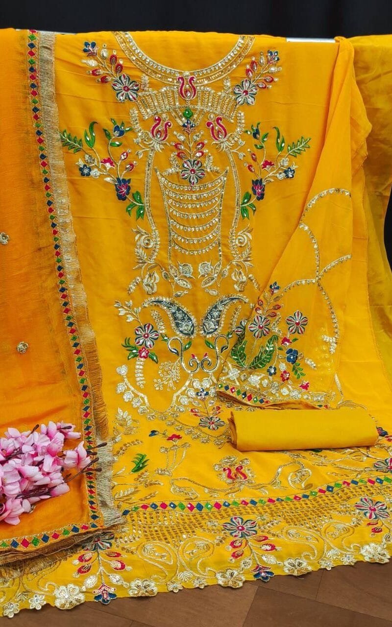 Pakistani Suits Wholesale Dubai