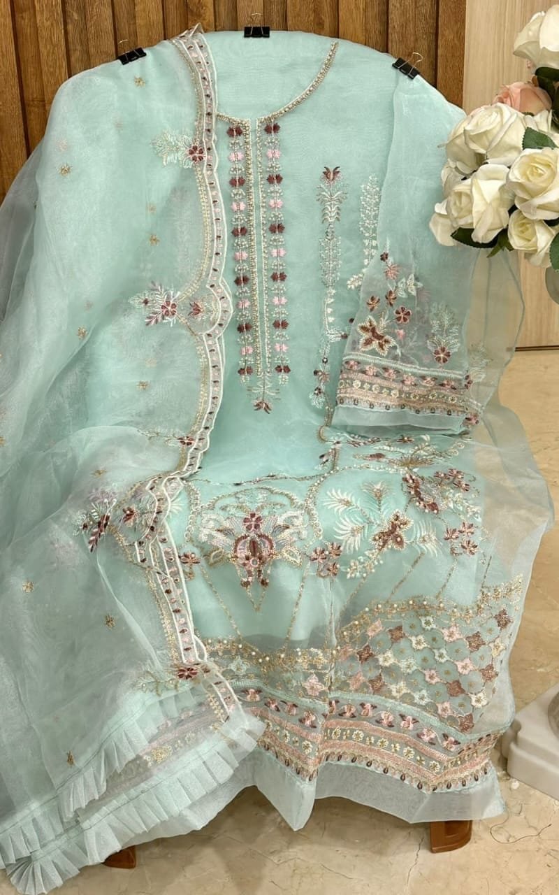 Mistri Vol 1 Mehbbob Tex Organza Pakistani Salwar Suits