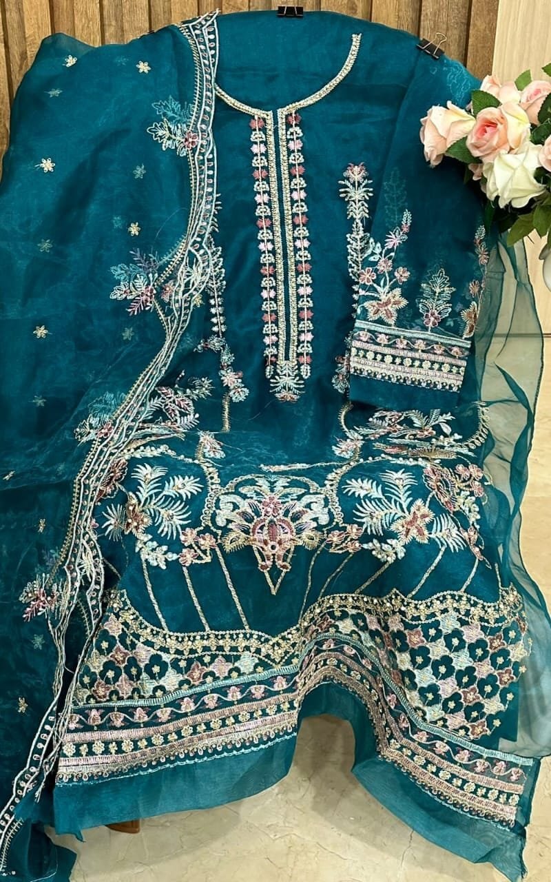 Mistri Vol 1 Mehbbob Tex Organza Pakistani Salwar Suits