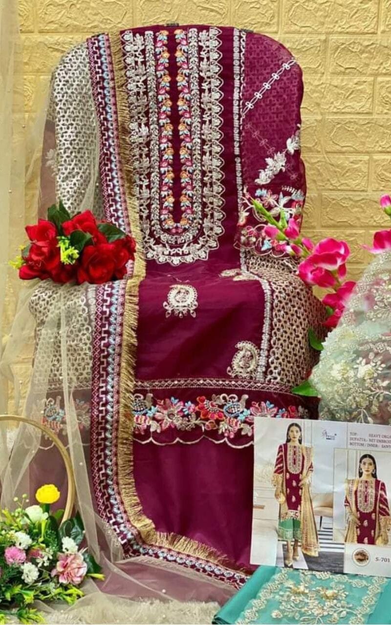 New Pakistani Suits 2023