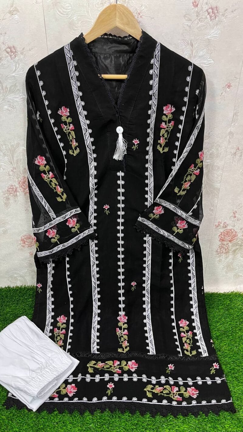 Pakistani Suits In Wholesale
