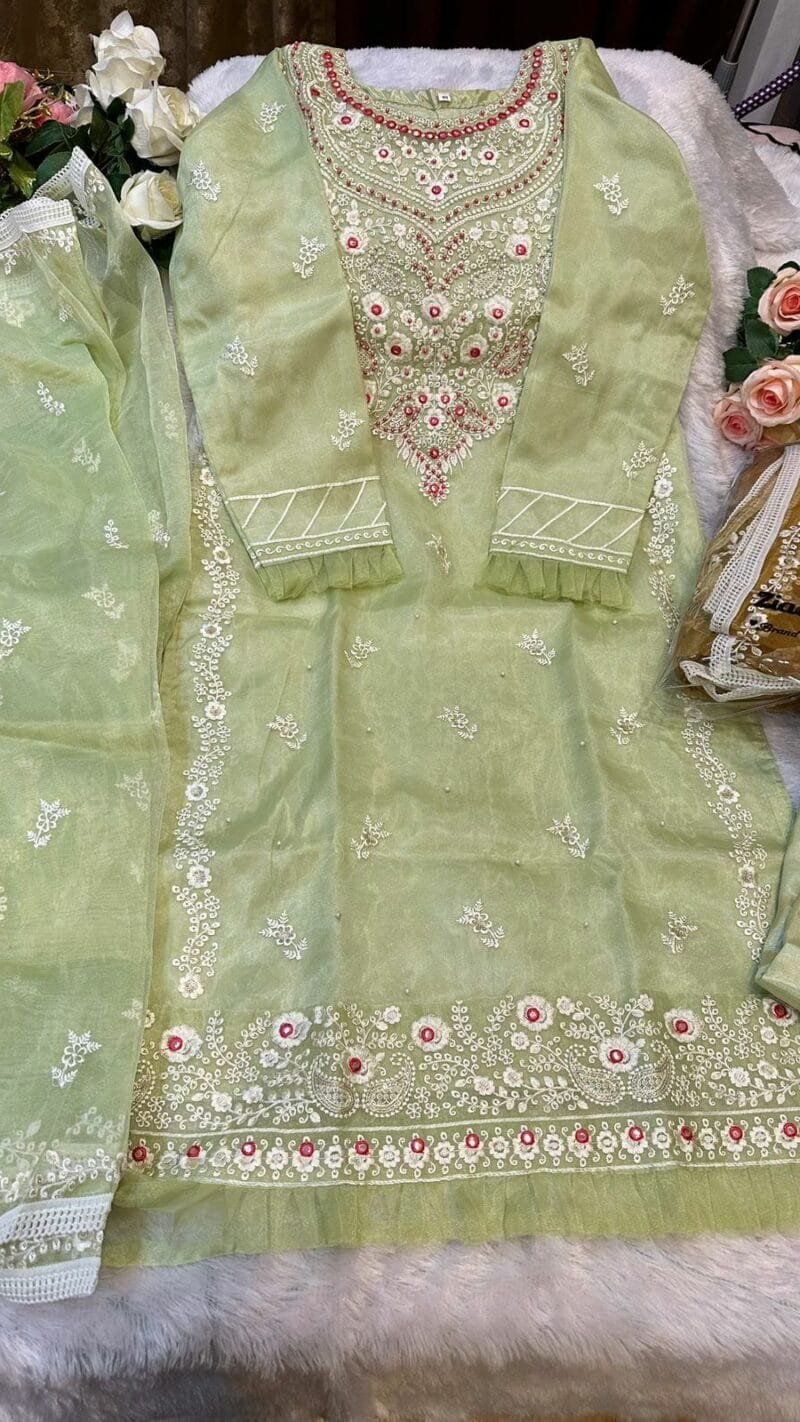 Pakistani Suits Wholesale Market