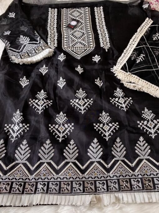 Hoor Tex Buy Pakistani Suits In Wholesale Rate
