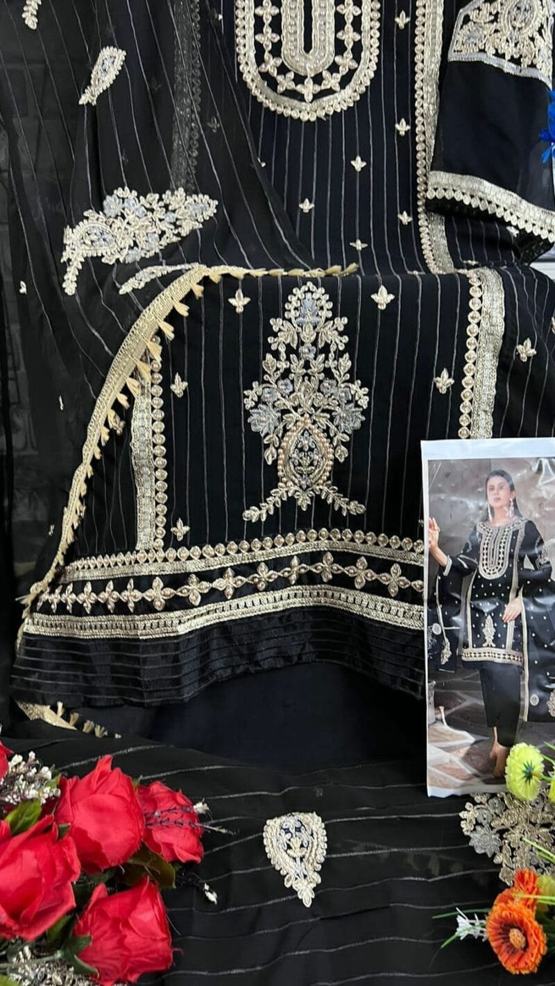 Pakistani Clothes Wholesalers In Karachi