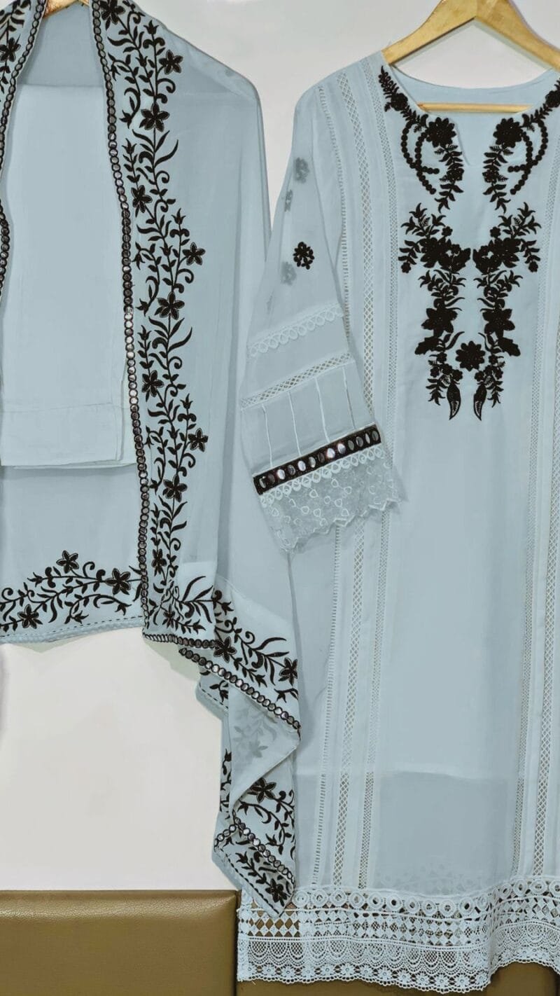 Wholesale Clothes Near Me USA